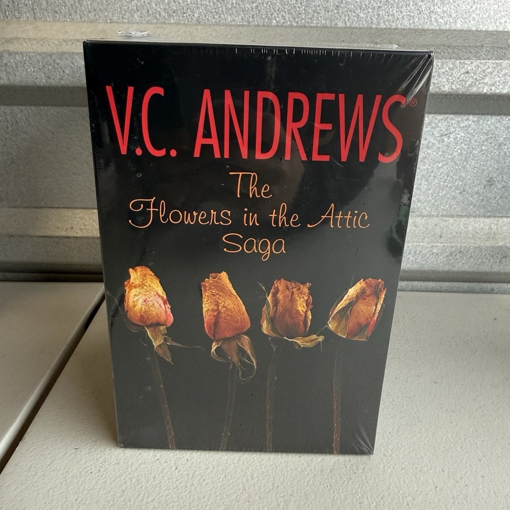 V.C. Andrews Flowers in the Attic Saga: Box Set Books Three Volume‎ Simon Pulse